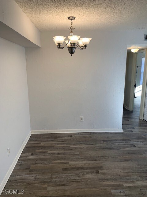 Foto del edificio - 6150 Whiskey Creek Dr