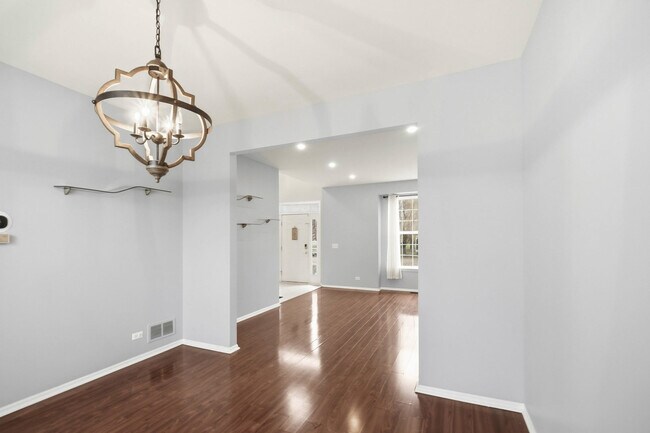 Foto del edificio - 512 Normandy Ln