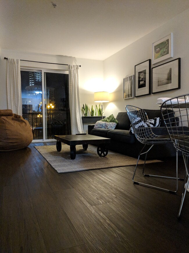 Foto del edificio - 108 5th Ave S
