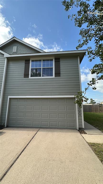 Building Photo - 17123 Oakwood Chase Dr