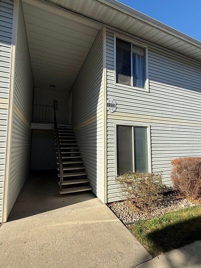 Building Photo - 1553 Delucchi Ln