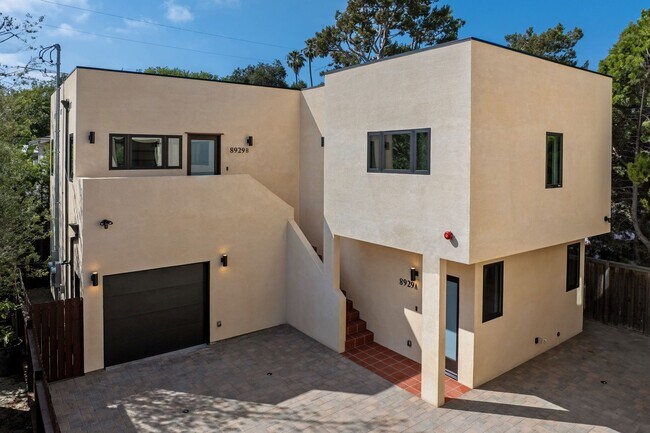 Building Photo - Stunning brand new construction, modern lu...