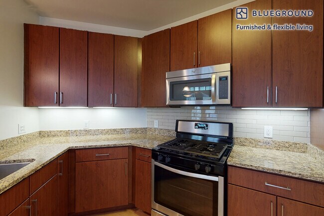 Foto del edificio - 998 Stewart Ave