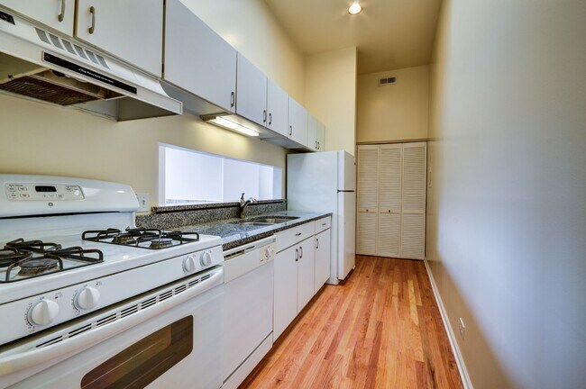 Foto del edificio - 3257 N Sheffield Ave
