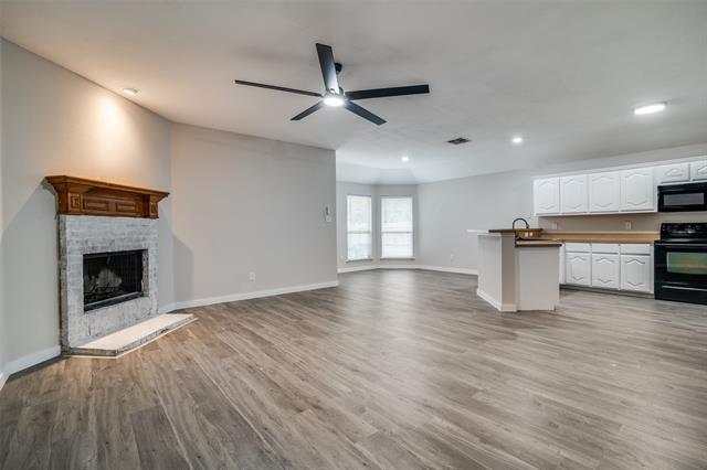 Building Photo - 2800 Spencer Cir