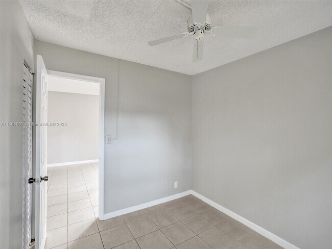 Foto del edificio - 7363 W Sunrise Blvd