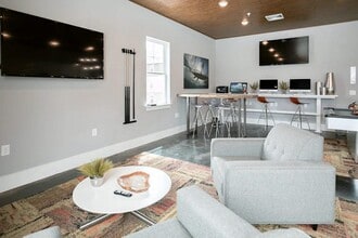 Building Photo - Mountain View