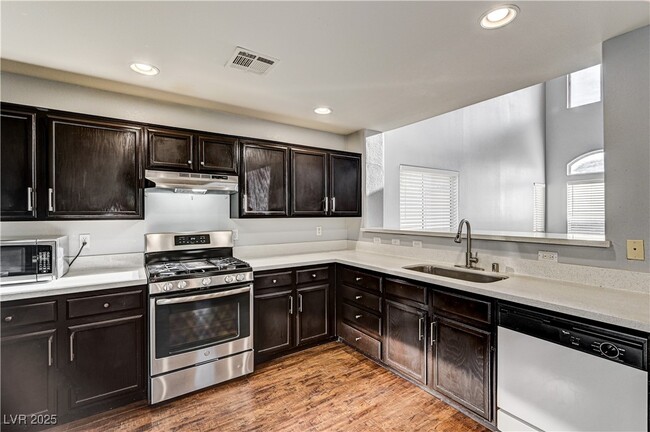Building Photo - 10425 MIHELA Ave