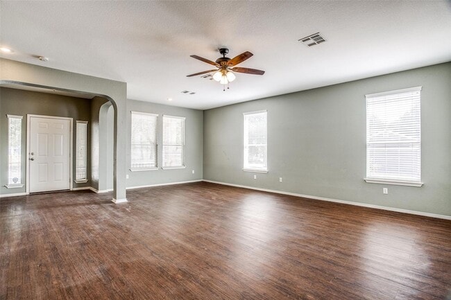 Building Photo - 317 Lava Bed Dr