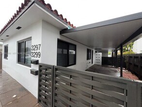 Building Photo - 3297 SW 26th St