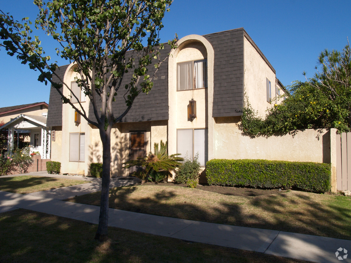 Foto del edificio - 3701-3707 Howard Ave