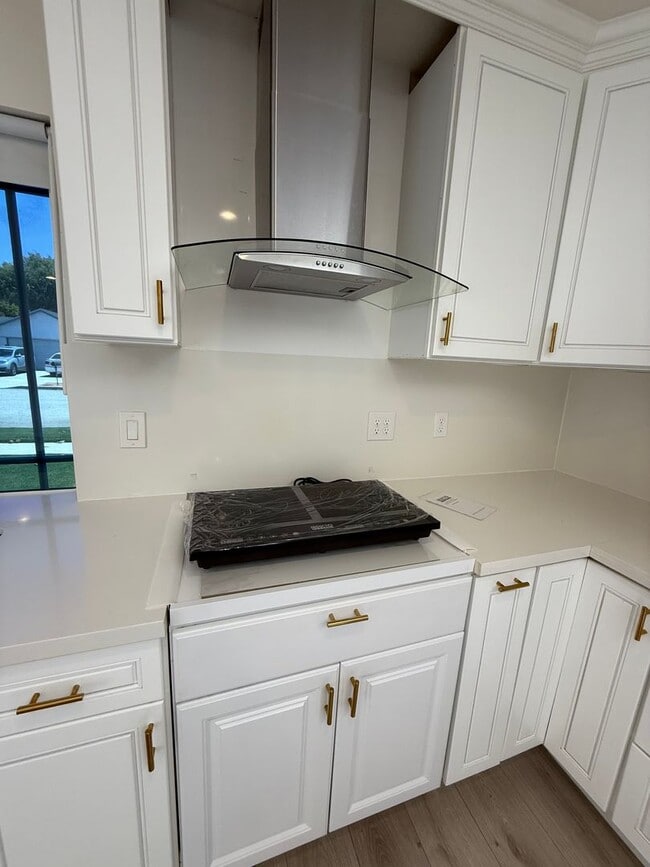 Building Photo - Studio ADU apartment in the center of Simi...