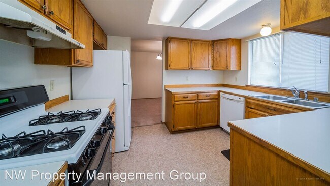 Building Photo - 3 br, 2.5 bath House - 7411 71st Ave NE
