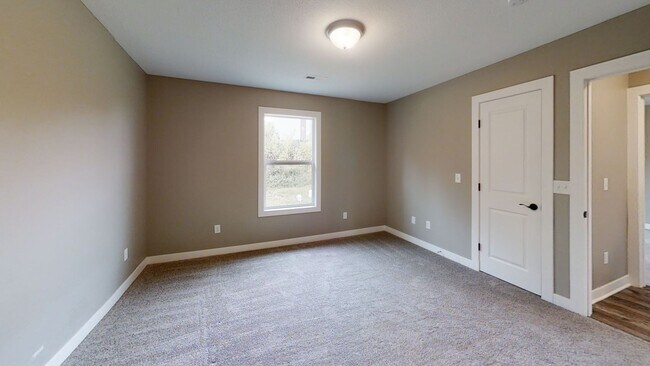 Foto del edificio - 2 year old 2 bed, 2 bath duplex in Andrew county