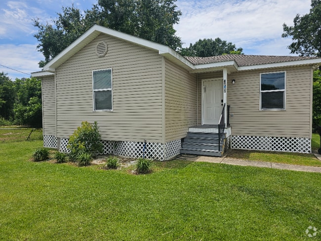 Building Photo - 4416 Rhodes Dr