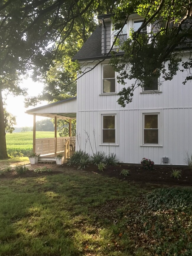 Building Photo - 27320 Morgnec Rd