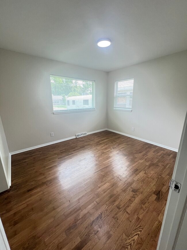 Building Photo - Glencrest Duplex