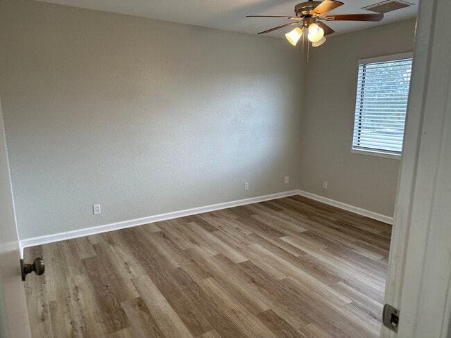 Foto del edificio - 429 S Sunset St