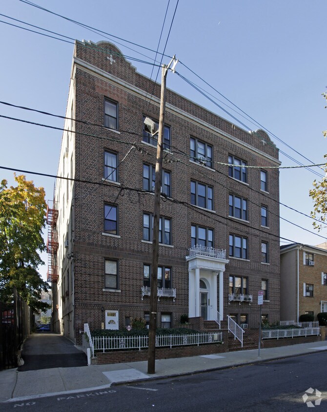 Foto principal - 75 Fairview Ave
