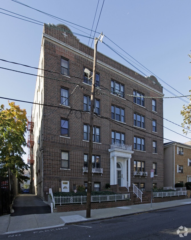 Primary Photo - 75 Fairview Ave