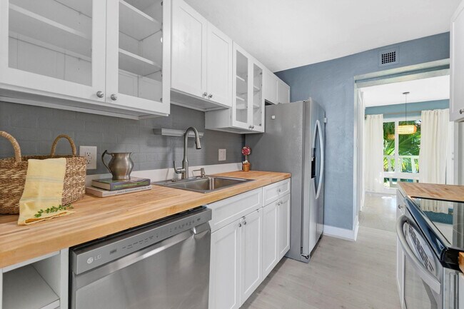 Foto del edificio - 2755 NE 28th Ave