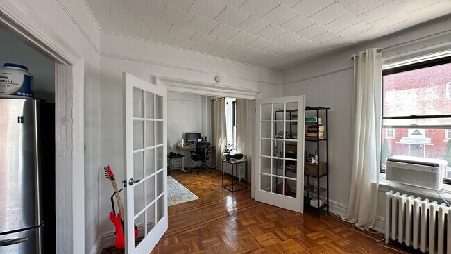 Building Photo - 324 Liberty Ave