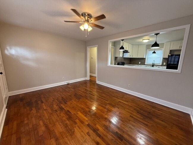 Building Photo - 2 bedroom, 1 bathroom - Home in West Rome!