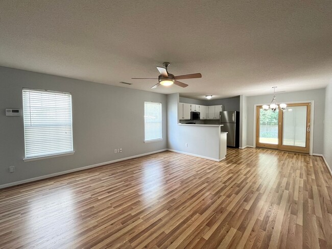 Foto del edificio - Classic 3BD, 2BA Apex Home in a Prime Loca...
