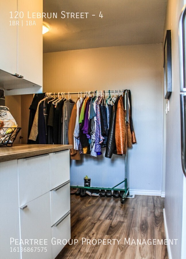 Photo du bâtiment - Lovely Lebrun//1 Bedroom 1 bathroom Apartment