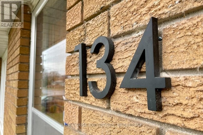 Building Photo - 134 Weller Ave