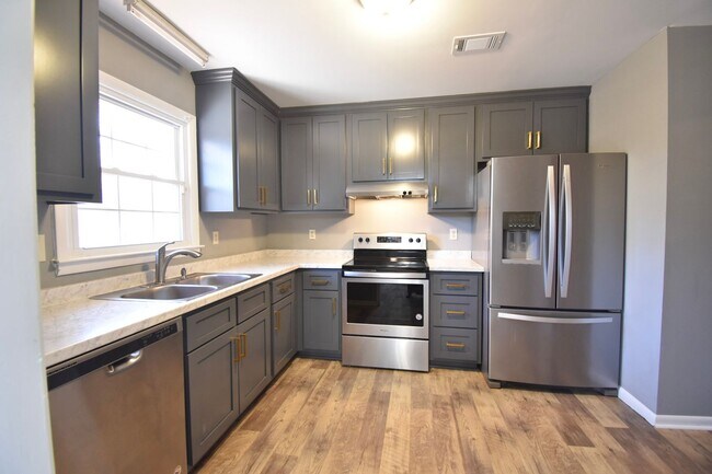 Foto del edificio - Coming Soon! 3 Bedroom 2 Bathroom Modern Home