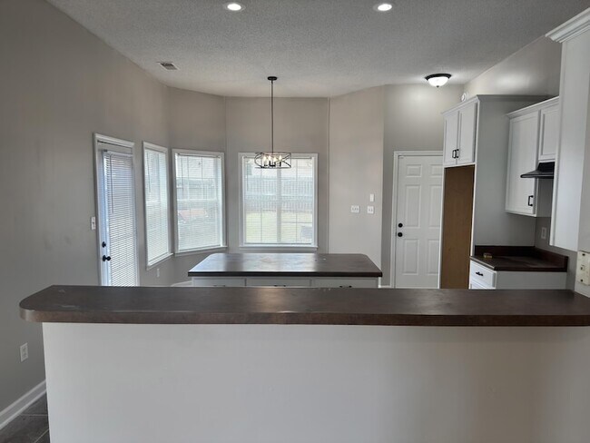 Building Photo - 1237 Travers Ln