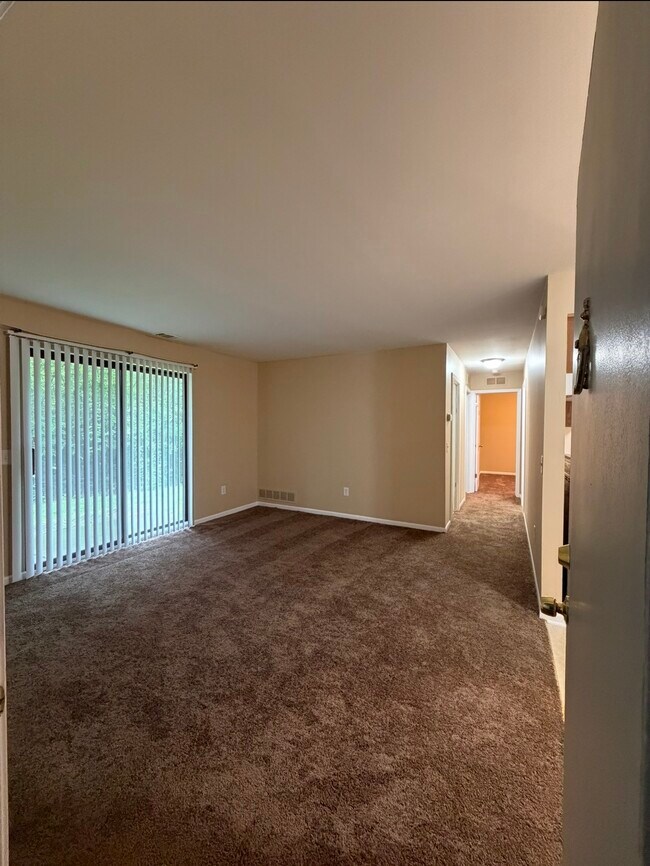 Building Photo - 35401 Hickory Woods Dr