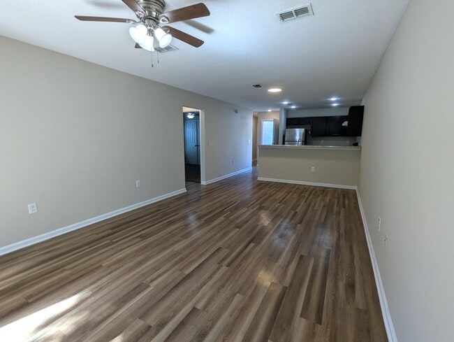 Building Photo - 115 Plantation Point Dr