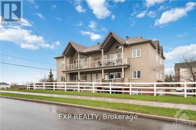 Building Photo - 920 White Alder Ave
