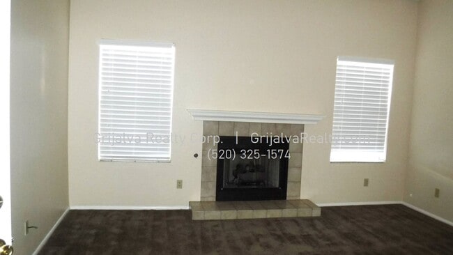 Foto del edificio - Cute 2 Bedroom, 2 Bath Townhome  (Speedway...