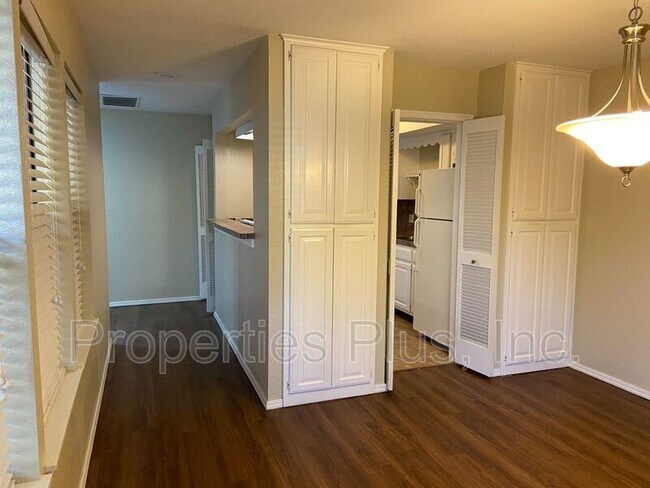 Foto del edificio - 6520 E 90th St
