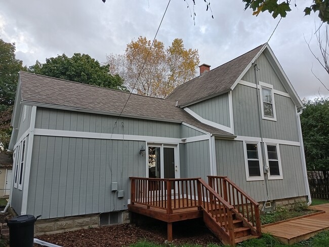 Trasera con cubierta - 1313 N 67th St