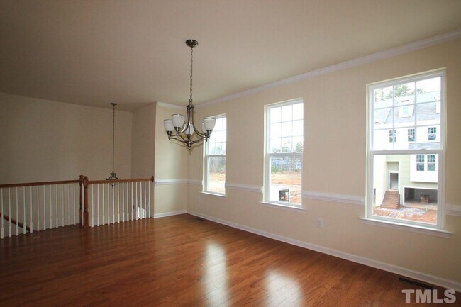 Building Photo - 704 Edgewater Ridge Ct
