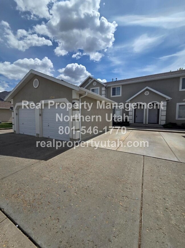 Building Photo - 1241 E 6125 S