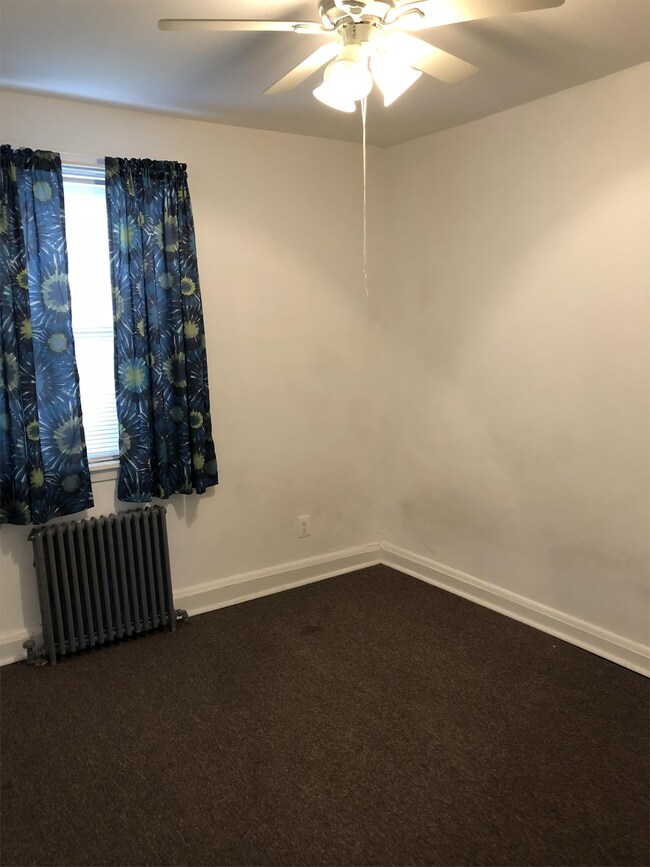 Foto del edificio - 925 St Dunstans Rd