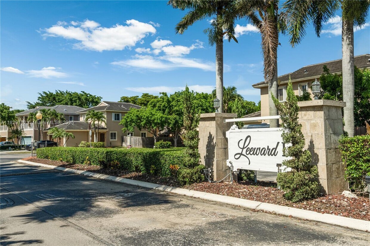 Foto principal - 383 NE 34th Terrace