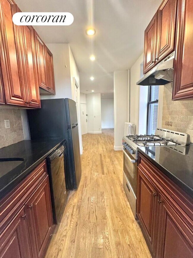 Foto del edificio - 509 E 81st St