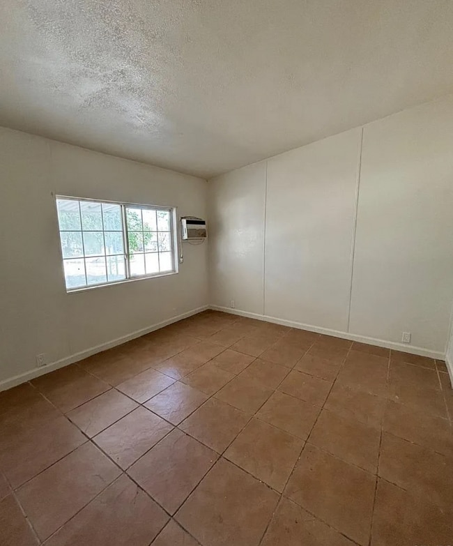 Building Photo - 10248 Lytle Ave