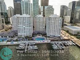 Building Photo - 905 Brickell Bay Dr