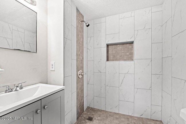 Foto del edificio - 4504 Lincrest Dr S