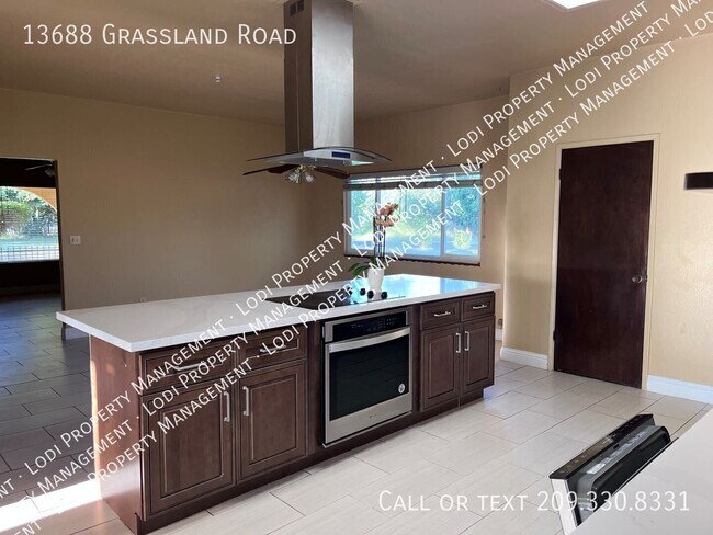 Foto del edificio - 13688 Grassland Rd