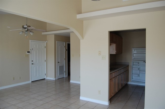 Building Photo - 505 Shiloh Dr