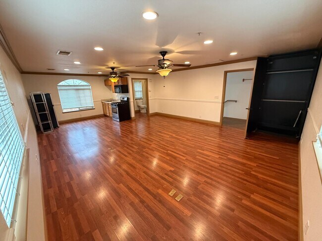 Foto del edificio - 835 H St