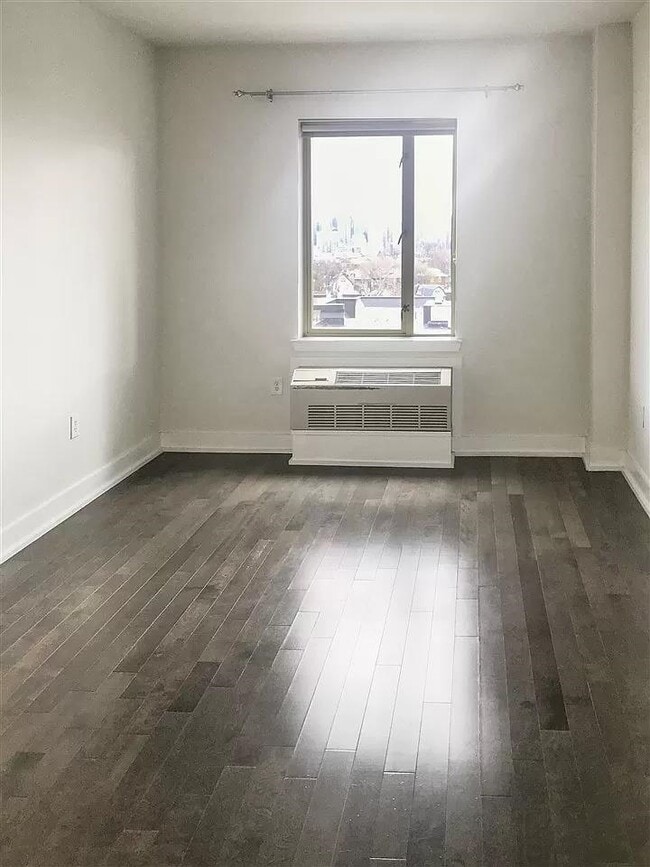 Building Photo - 3312 Hudson Ave